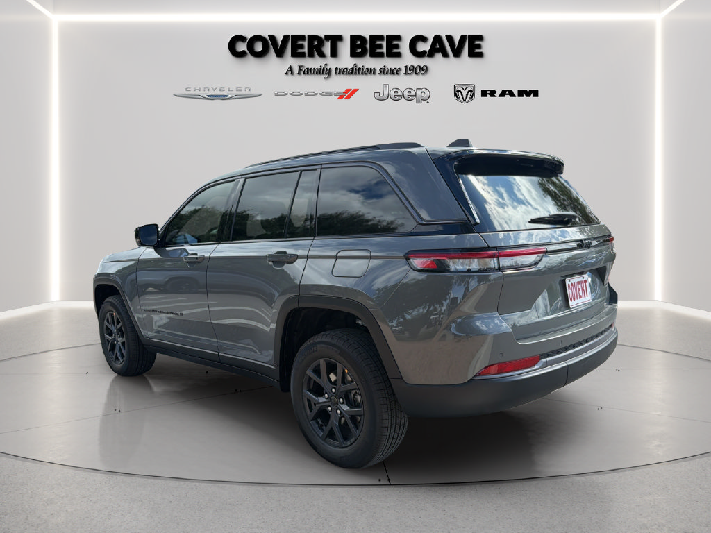 New 2027 Jeep Grand Cherokee Altitude RWD image 5