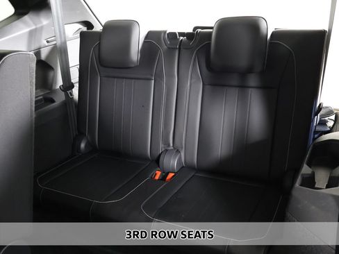 Used 2023 Volkswagen Tiguan SE R-Line FWD image 8