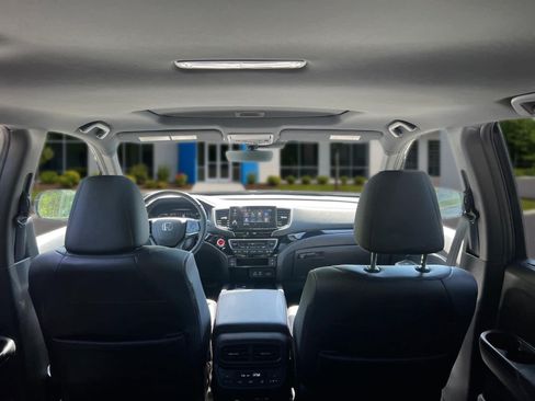 Used 2024 Honda Passport Black Edition image 39