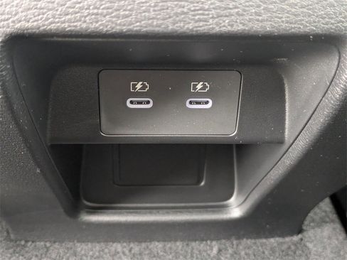 New 2025 Mitsubishi Outlander SE image 15