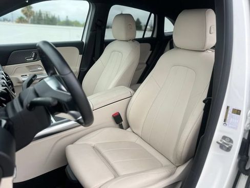 Used 2025 Mercedes-Benz GLA 250 4MATIC image 14