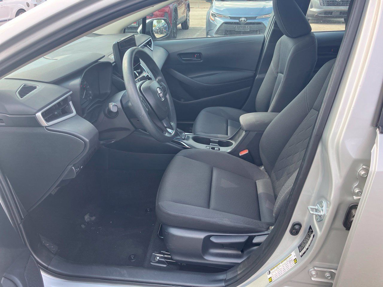 Used 2025 Toyota Corolla LE FWD image 7
