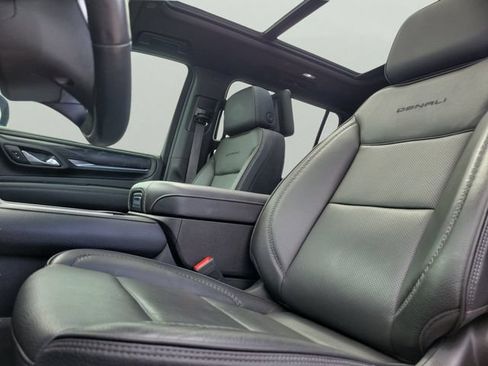 Used 2023 GMC Yukon XL Denali w/ Denali Reserve Package AWD/4WD image 32