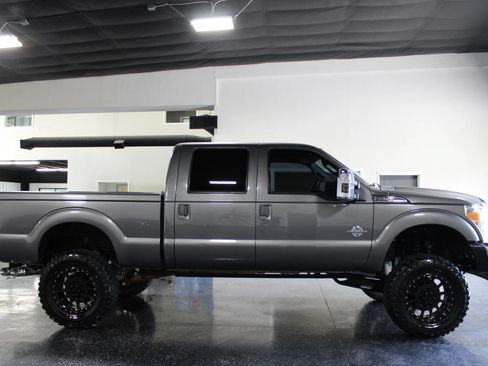 Used 2013 Ford F250 Lariat w/ Lariat Ultimate Pkg AWD/4WD image 2