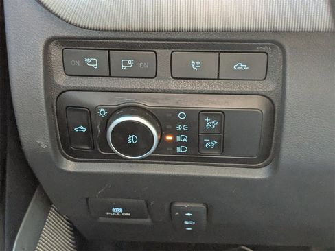 Used 2023 Ford F350 Platinum w/ FX4 Off-Road Package image 27