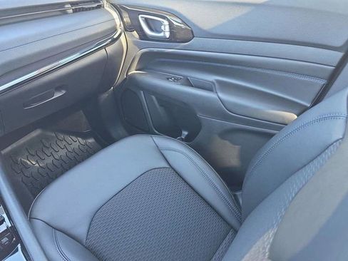 New 2026 Jeep Compass Latitude image 10