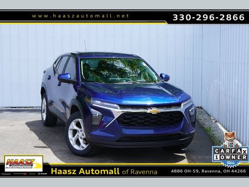 Used 2024 Chevrolet Trax LS w/ LS Convenience Package FWD image 1