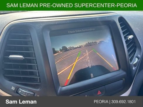 Used 2016 Jeep Cherokee Latitude w/ Comfort/Convenience Group AWD/4WD image 7