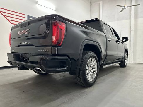 Used 2022 GMC Sierra 1500 Denali AWD/4WD image 9