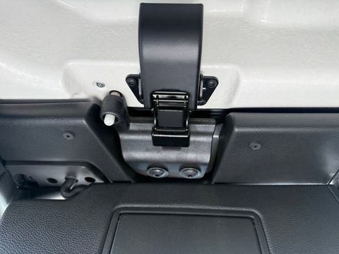 Used 2023 Jeep Wrangler Unlimited Sahara image 32