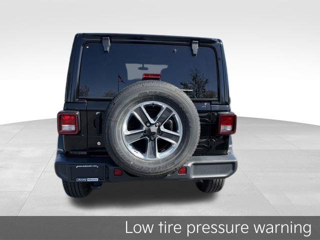 Used 2019 Jeep Wrangler Unlimited Sahara w/ Uconnect 4C Nav & Sound Group AWD/4WD image 6