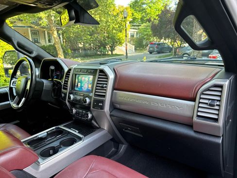 Used 2019 Ford F250 Platinum w/ Platinum Ultimate Package AWD/4WD image 29