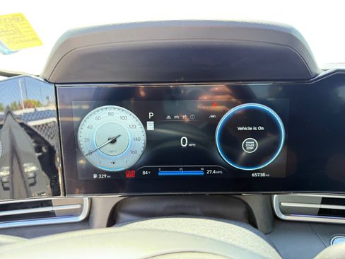 Used 2024 Hyundai Elantra SEL FWD image 11