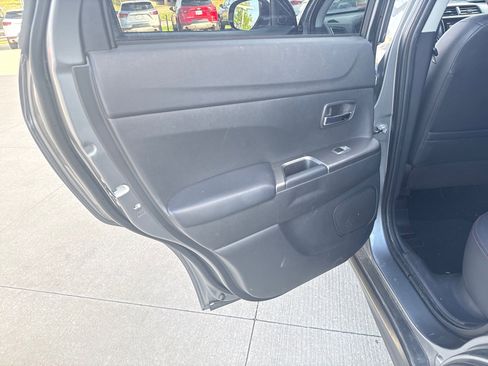 Used 2025 Mitsubishi Outlander Sport SE image 10