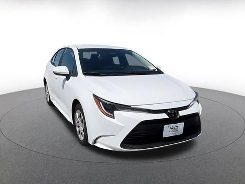 Used 2025 Toyota Corolla LE FWD image 3