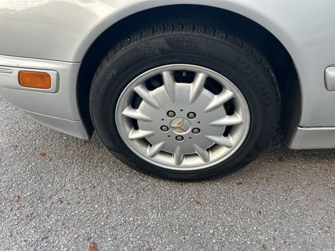 Used 2000 Mercedes-Benz E 320 Sedan image 12