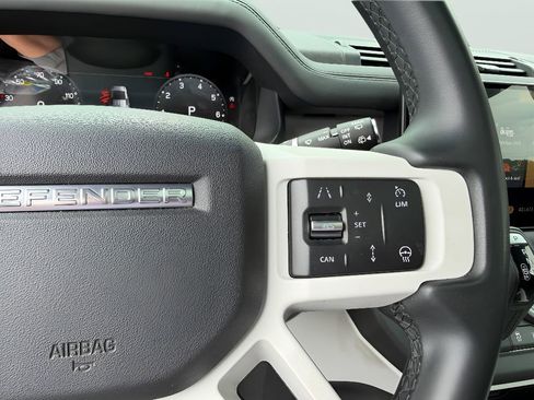 Used 2025 Land Rover Defender 110 S AWD/4WD image 23