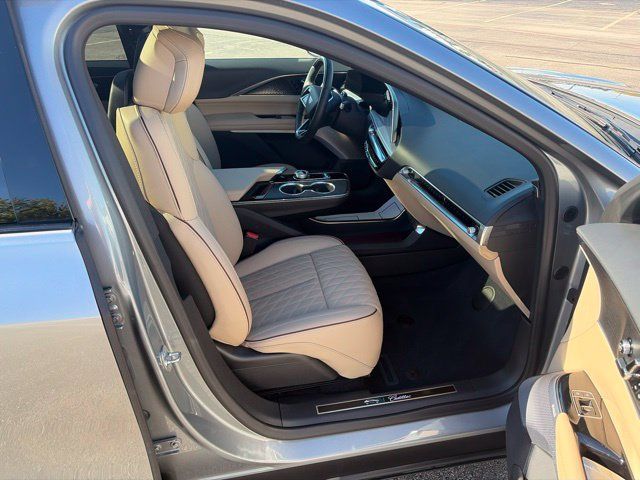 Used 2026 Cadillac Lyriq Signature Luxury w/ Nappa Leather Package AWD/4WD image 14