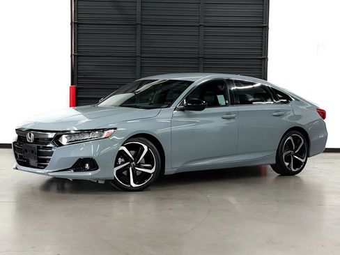 Used 2022 Honda Accord Sport image 3