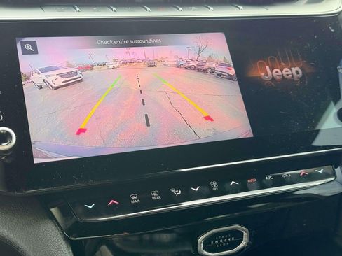 New 2026 Jeep Grand Cherokee Altitude image 21