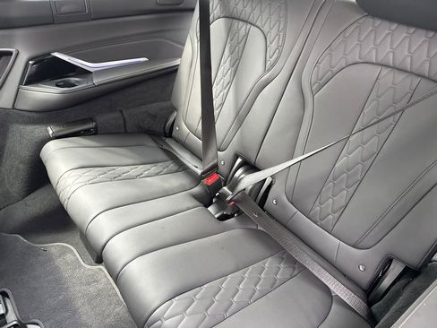 Used 2023 BMW X7 xDrive40i w/ Premium Package AWD/4WD image 16