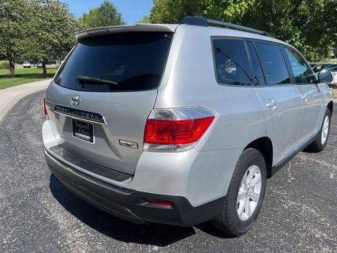 Used 2012 Toyota Highlander FWD w/ Tech Pkg image 19