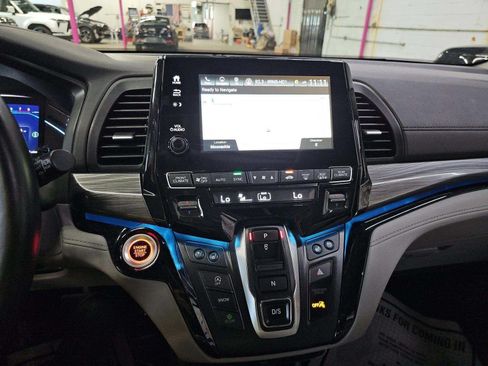 Used 2024 Honda Odyssey Elite image 8