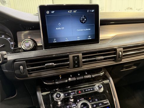 Used 2022 Lincoln Corsair FWD w/ Rear Removable Package Tray image 17