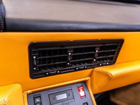 Used 1992 Ferrari Mondial T Cabriolet image 18