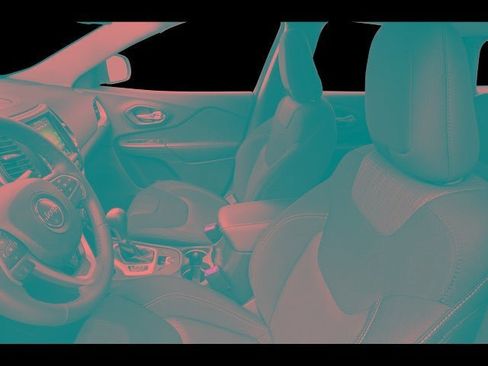 Used 2015 Jeep Cherokee Latitude w/ Comfort/Convenience Group image 9