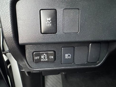 Used 2023 Toyota Tacoma SR AWD/4WD image 34