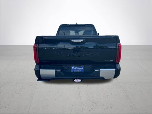 Used 2025 Toyota Tundra Limited AWD/4WD image 8