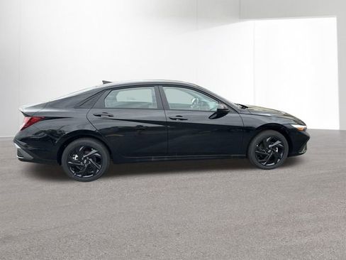 New 2026 Hyundai Elantra Sport FWD image 39
