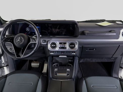 Used 2025 Mercedes-Benz G 550 image 8