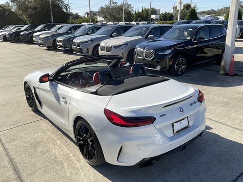 Certified 2022 BMW Z4 M40i w/ Premium Package image 9