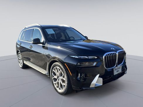 Used 2023 BMW X7 xDrive40i w/ Premium Package image 1