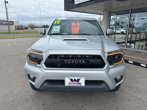 Used 2012 Toyota Tacoma 4x4 Double Cab w/ TRD Sport Pkg image 2