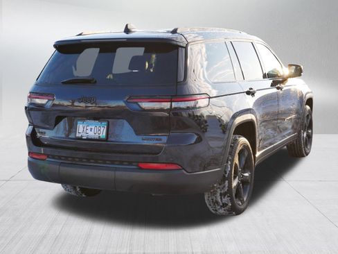 Used 2024 Jeep Grand Cherokee L Limited w/ Black Appearance Package image 7