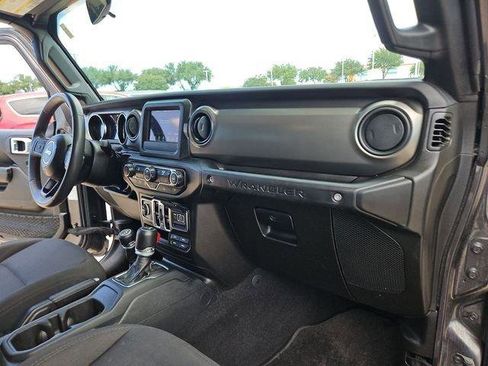 Used 2023 Jeep Wrangler Unlimited Sport AWD/4WD image 25