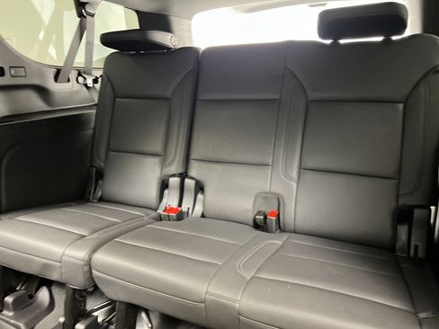 Used 2025 Chevrolet Suburban Z71 AWD/4WD image 38