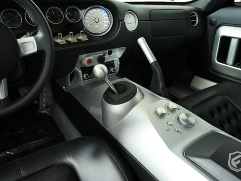Used 2005 Ford GT image 24