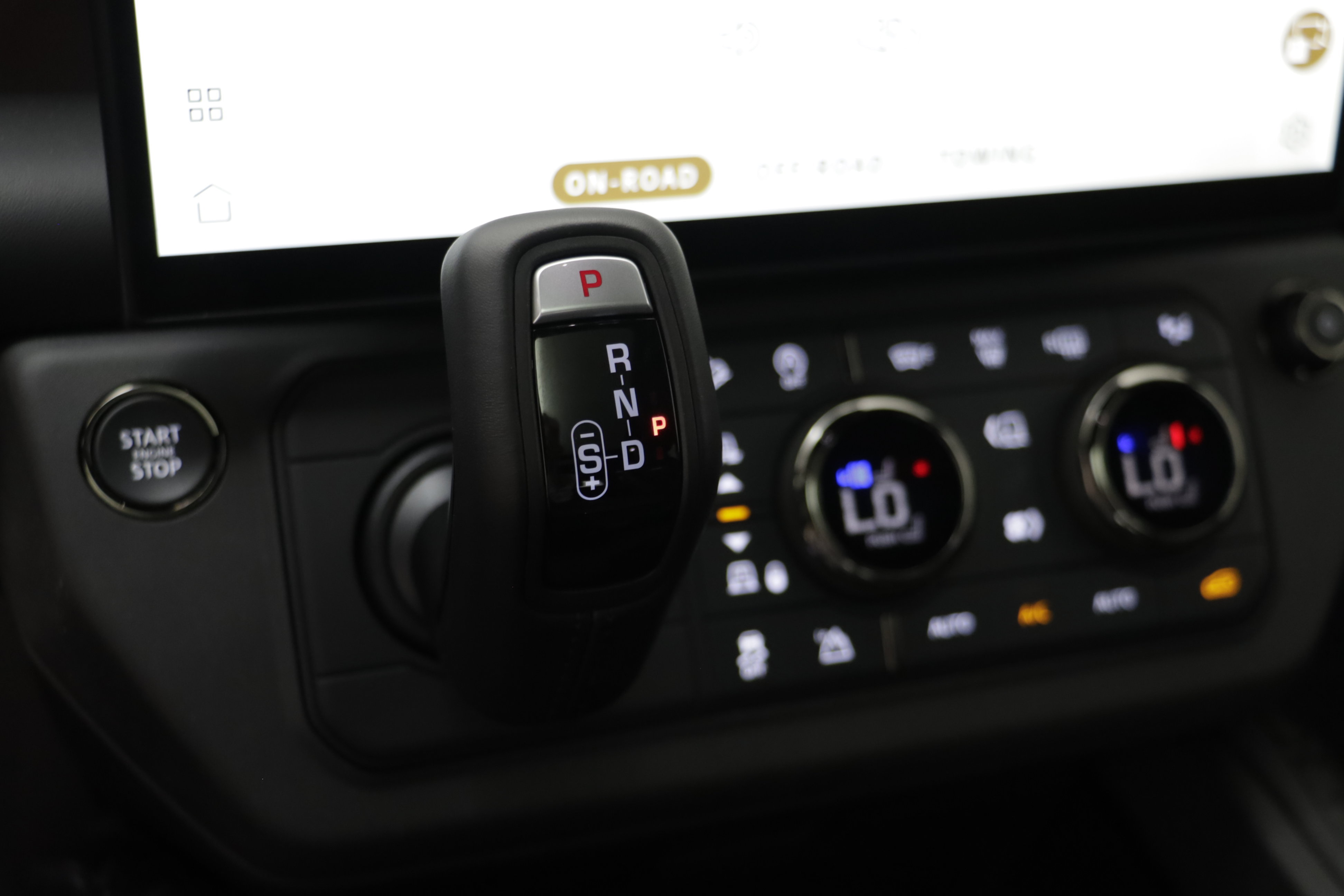 New 2026 Land Rover Defender 110 OCTA AWD/4WD image 15