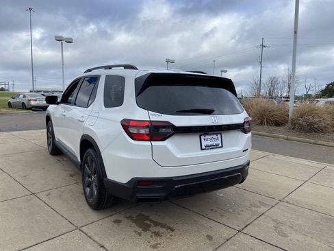 New 2026 Honda Pilot Sport image 8