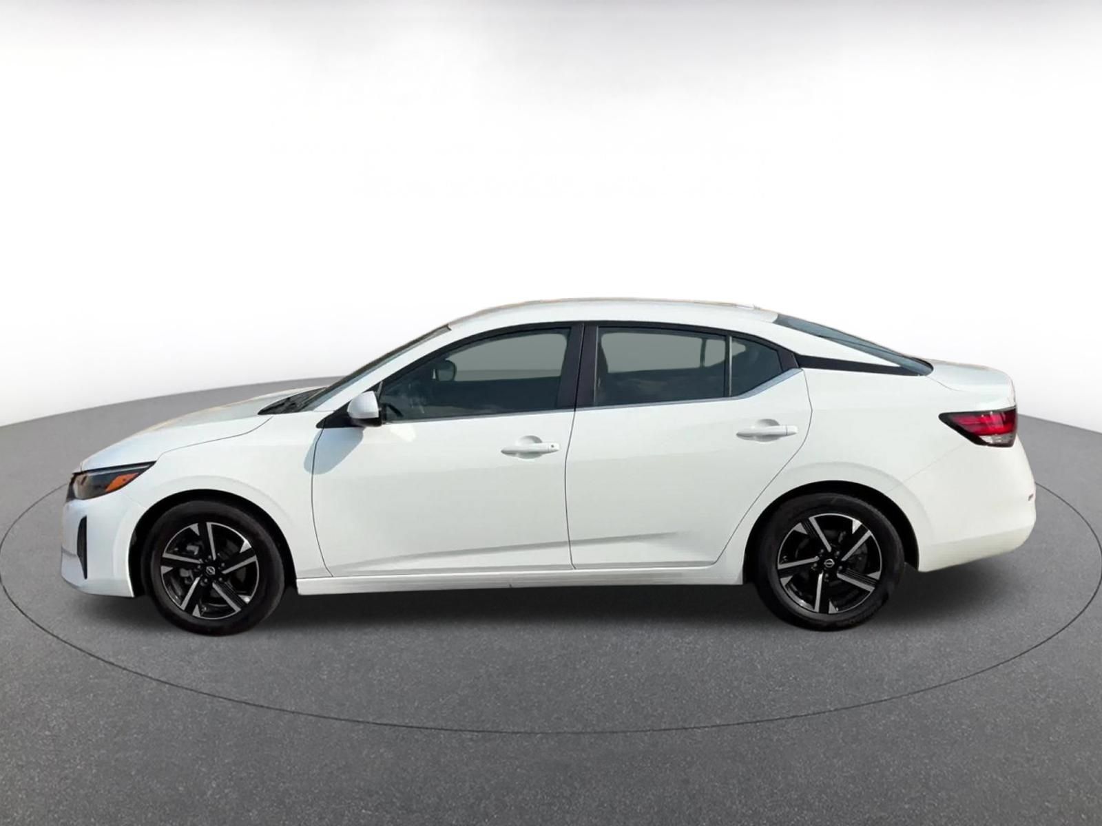 Used 2025 Nissan Sentra SV FWD image 8