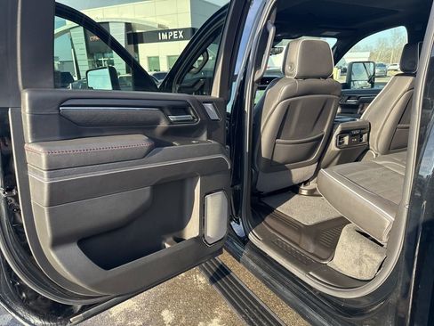 Used 2024 GMC Sierra 2500 AT4X image 30