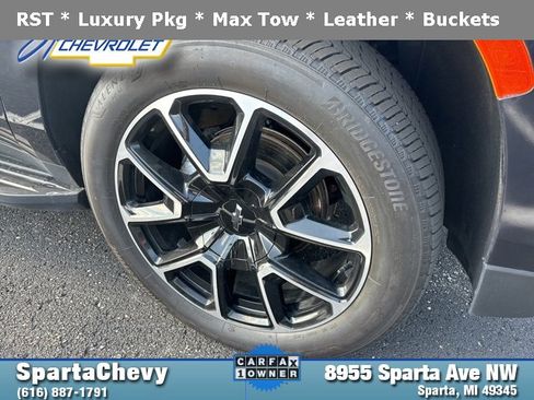 Used 2023 Chevrolet Suburban RST w/ Luxury Package image 22
