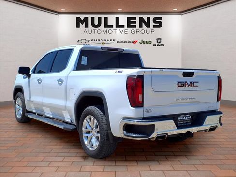 Used 2021 GMC Sierra 1500 SLT AWD/4WD image 7