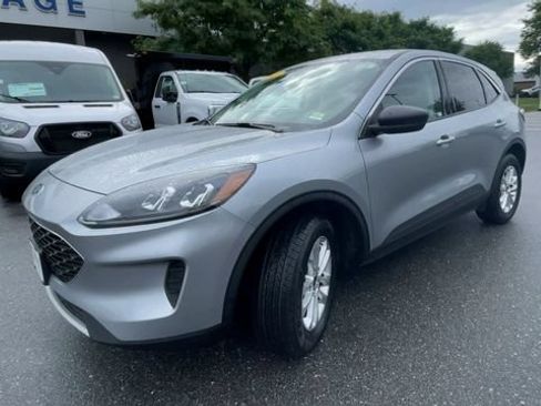 Certified 2022 Ford Escape SE w/ Cold Weather Package AWD/4WD image 6