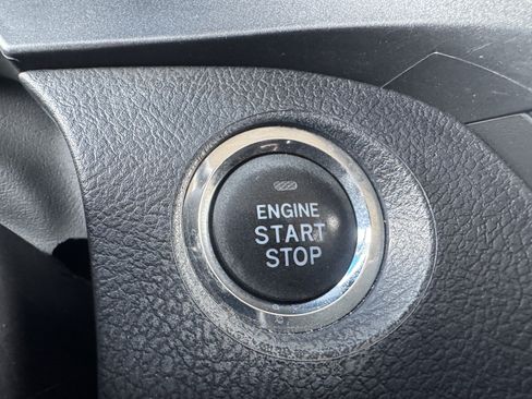 Used 2017 Toyota Sienna Limited image 29