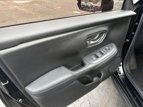 Used 2024 Honda HR-V LX image 13